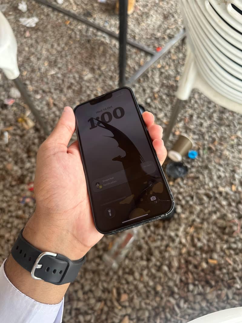 Apple iPhone 13 8