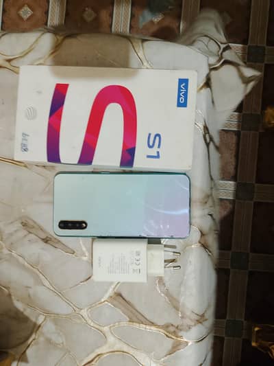 Vivo S1