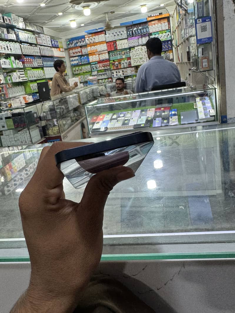 Apple iPhone 13 1