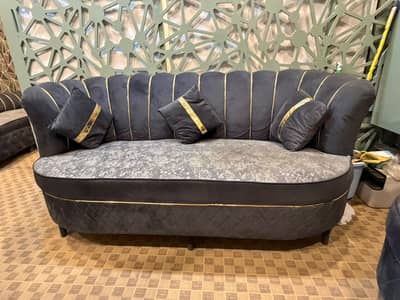 Luxury 5-Seater Velvet Sofa Set in Excellent Condition