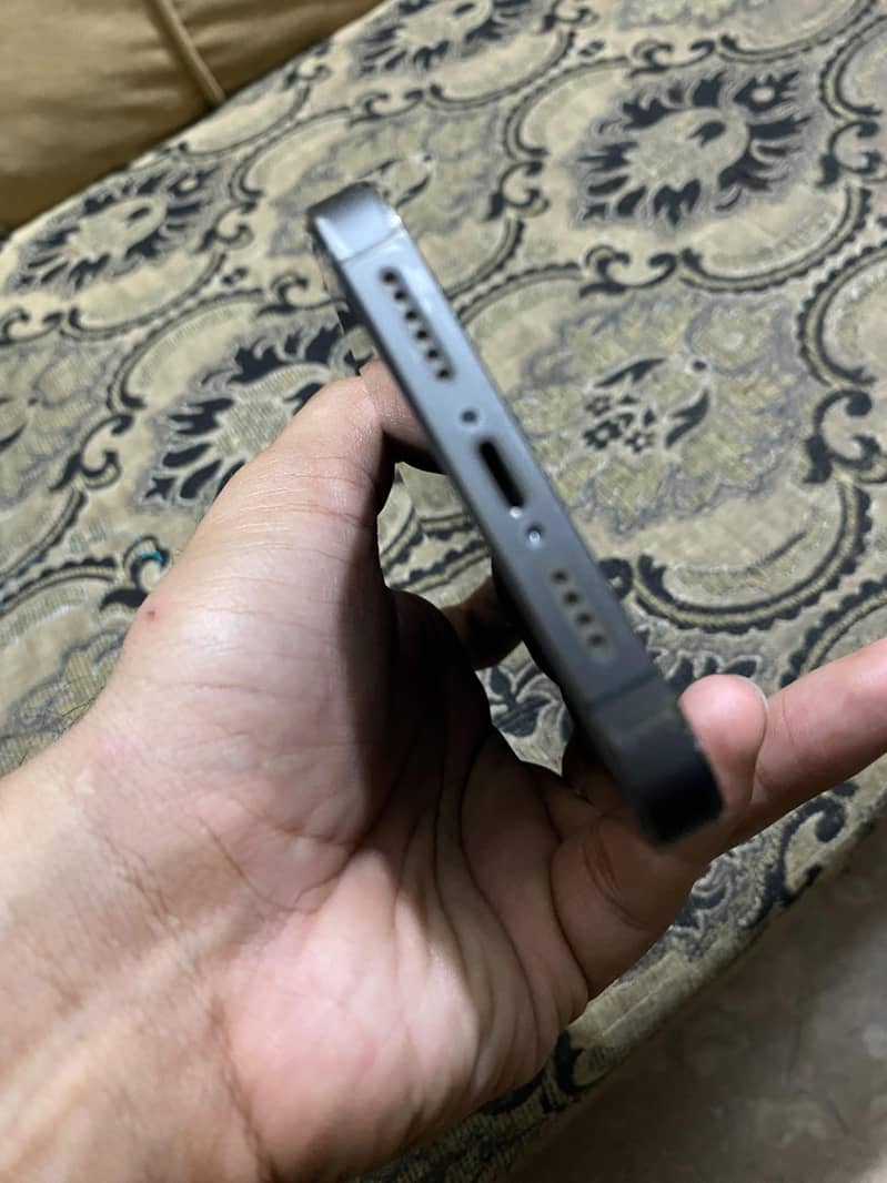Apple iPhone 13 Pro Max 3