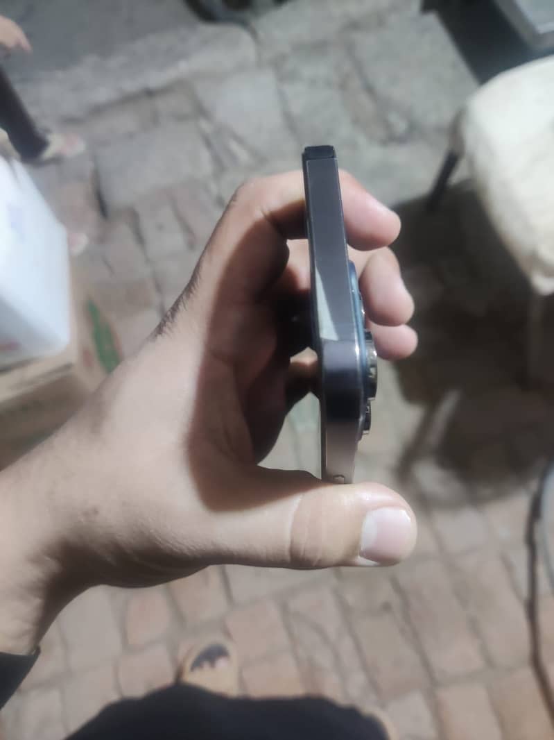 Apple iPhone 14 Pro Max 1