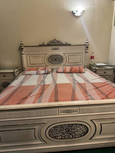 BED set with dressing table and side table