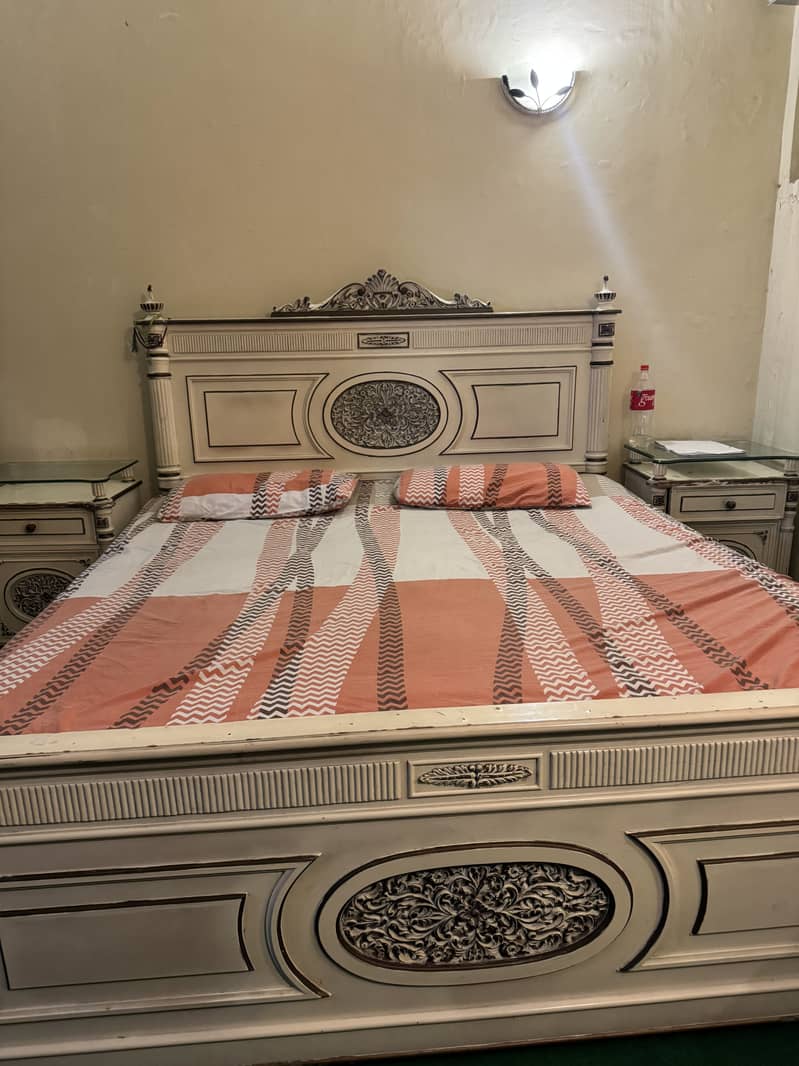 BED set with dressing table and side table 0