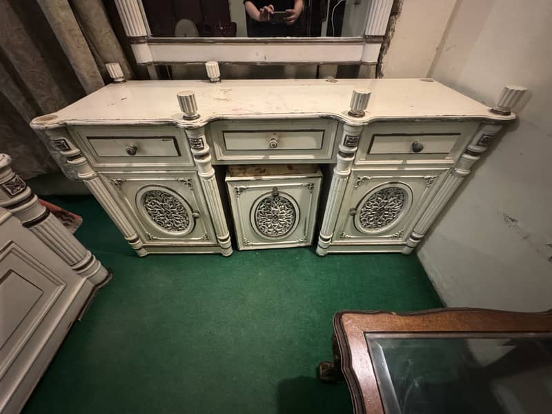 BED set with dressing table and side table 2