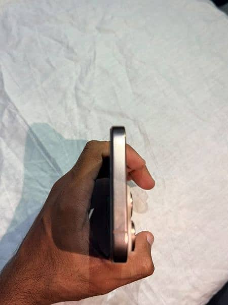 Apple iphone 16 Pro Max 2