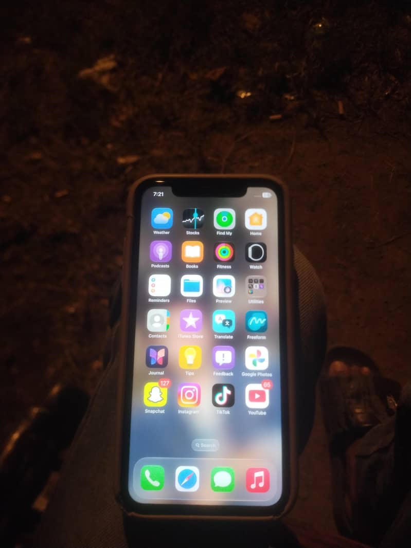 Apple iPhone 11 0