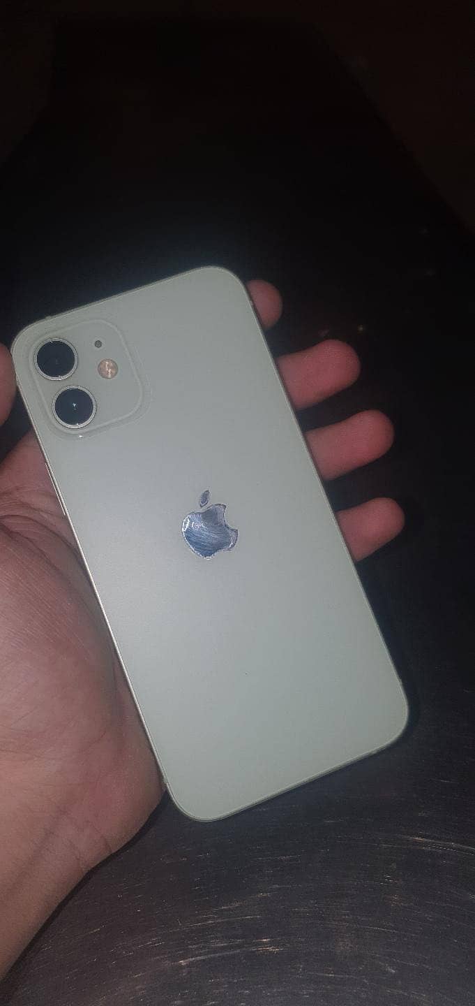 iPhone  12 0