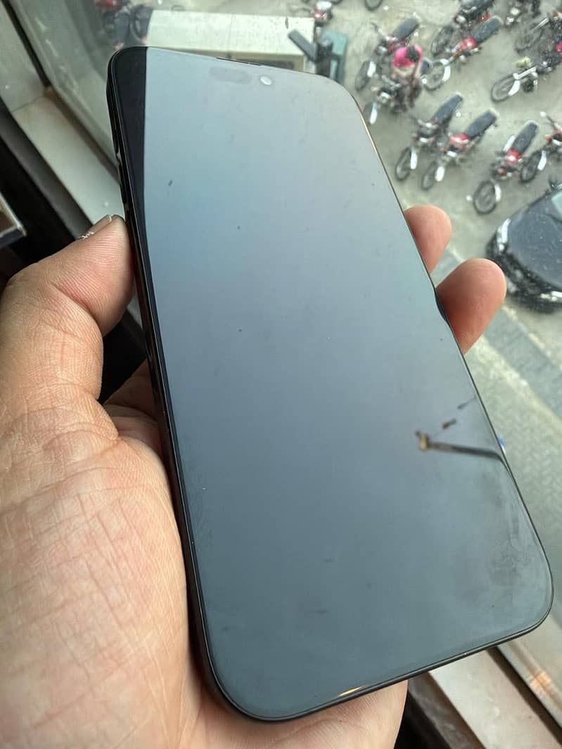 Apple iPhone 16 Pro Max 3