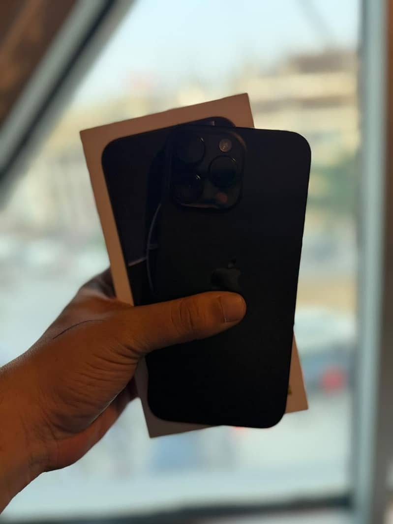 Apple iPhone 16 Pro Max 7