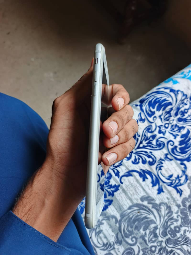 Apple iPhone 7 Plus 1