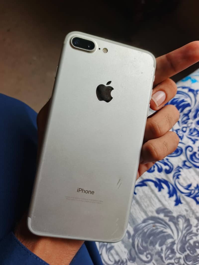 Apple iPhone 7 Plus 2