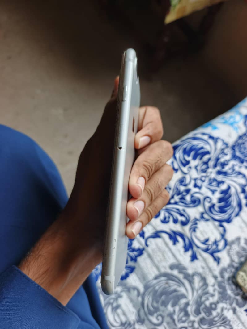Apple iPhone 7 Plus 3