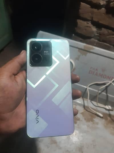 Vivo Y22 4 64 dibba charger sath ha