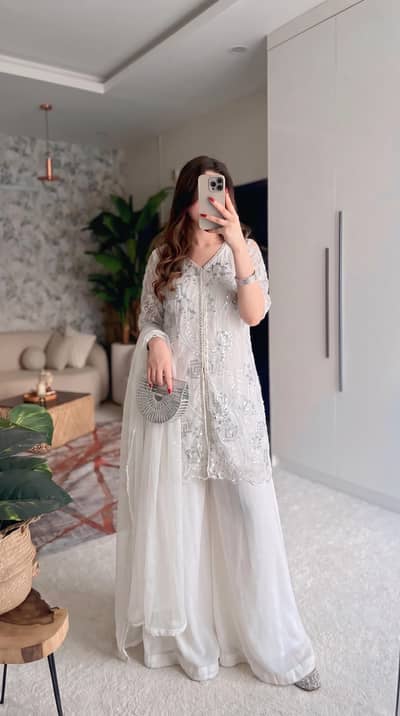 Stunning white ensemble only in 15,500