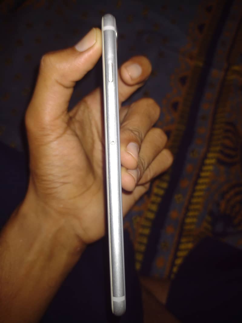 Apple iPhone 8 Plus 6