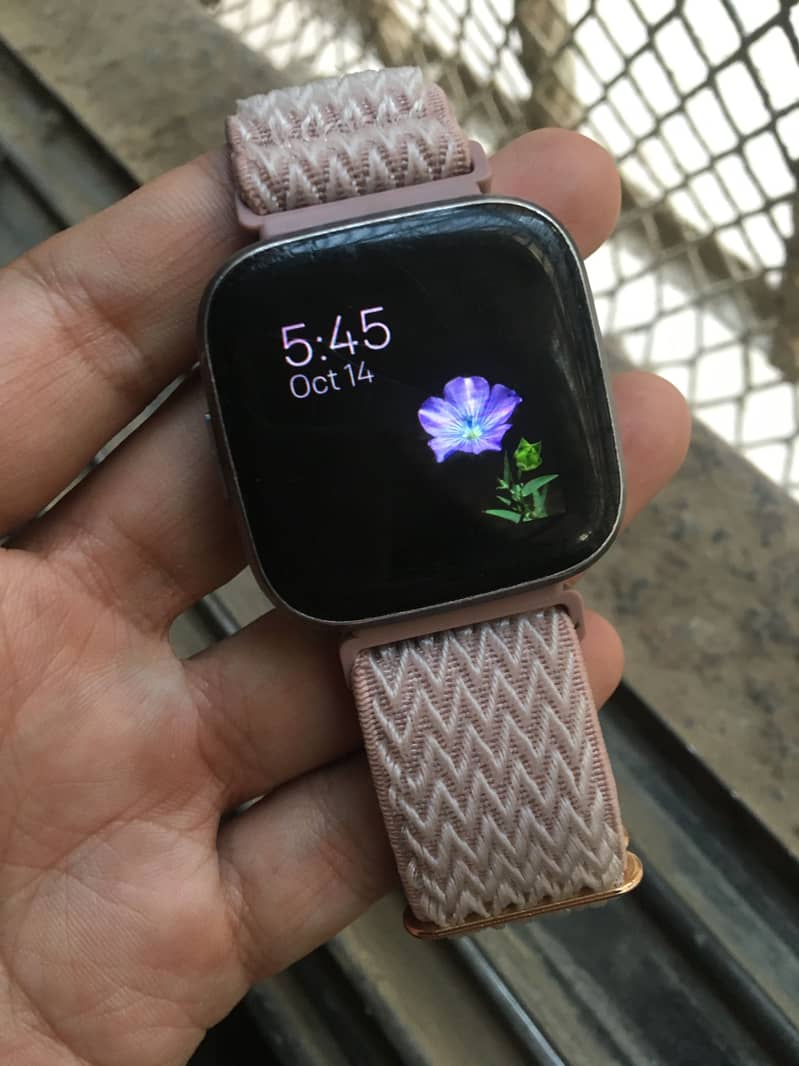 Google Fitbit versa 2 smartwatch 0