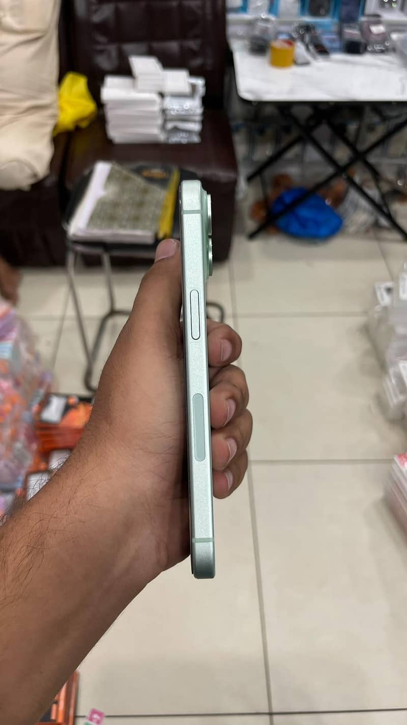 IPhone 15 ( JV ) 3