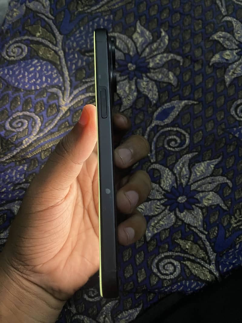 Apple iPhone 15 Pro Max 0