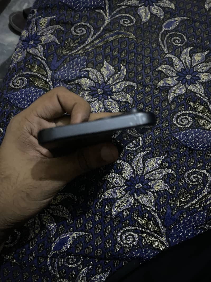 Apple iPhone 15 Pro Max 2