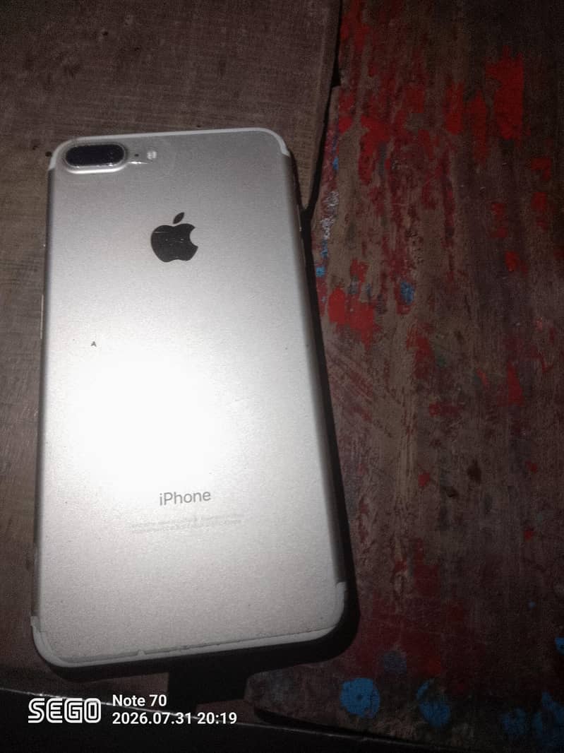 Apple iPhone 7 Plus 0