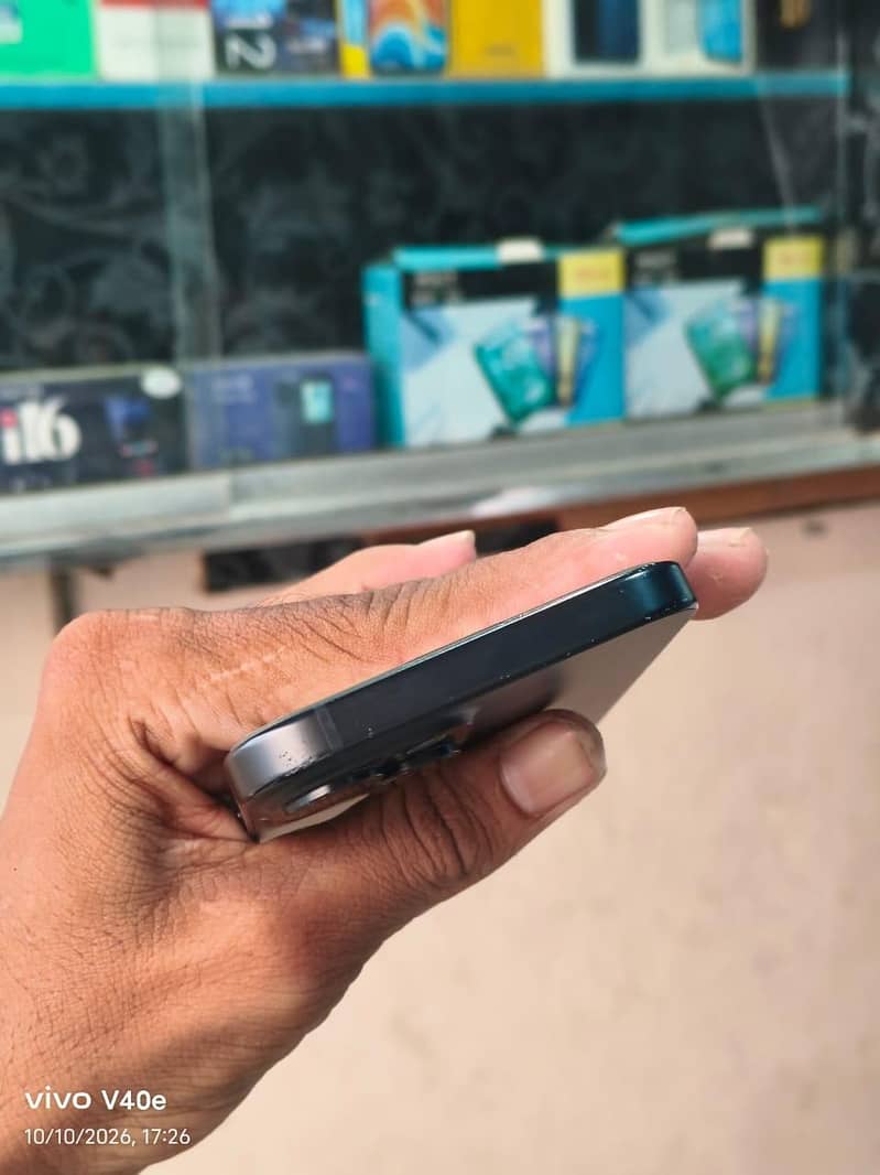 Apple iPhone 15 3
