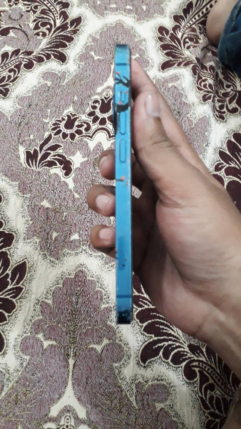 Apple iPhone 13 3