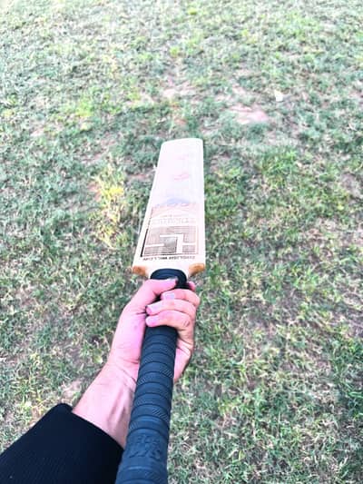 IHSAN ORIGINAL BAT FOR SALE BILKUL NEW CONDITION HAY