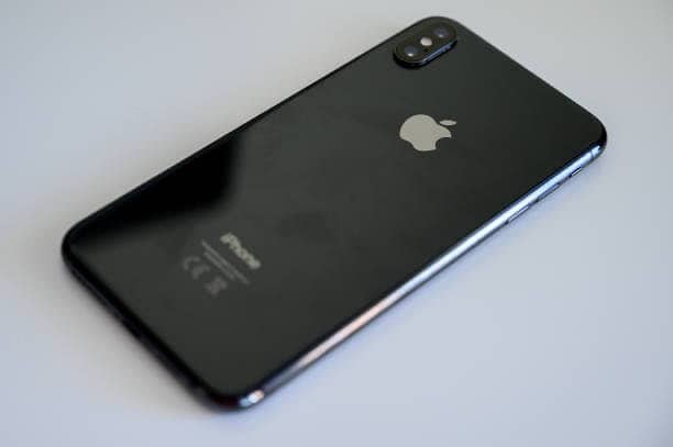 Apple iPhone XS 4