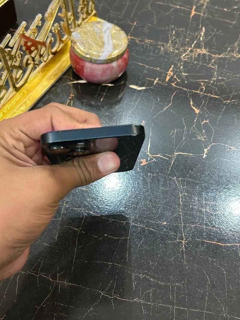 Apple iPhone 14 0