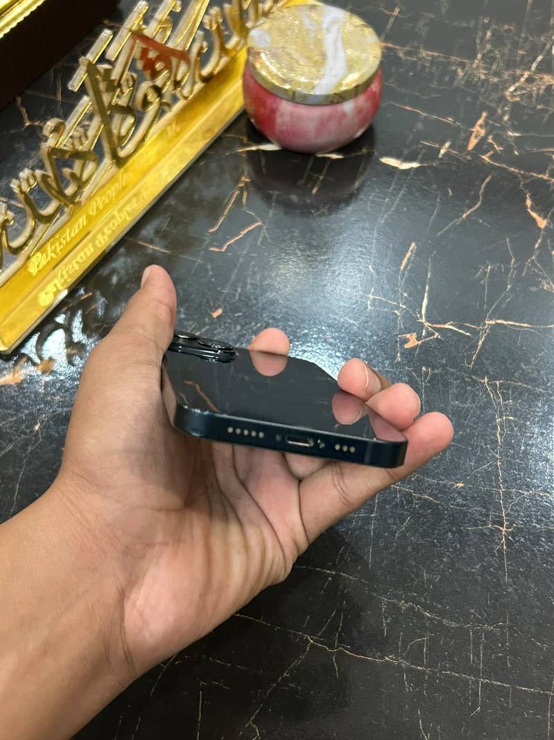 Apple iPhone 14 3