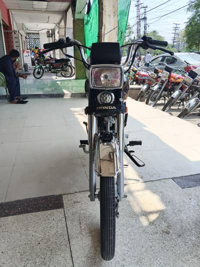 Honda 70 black clr