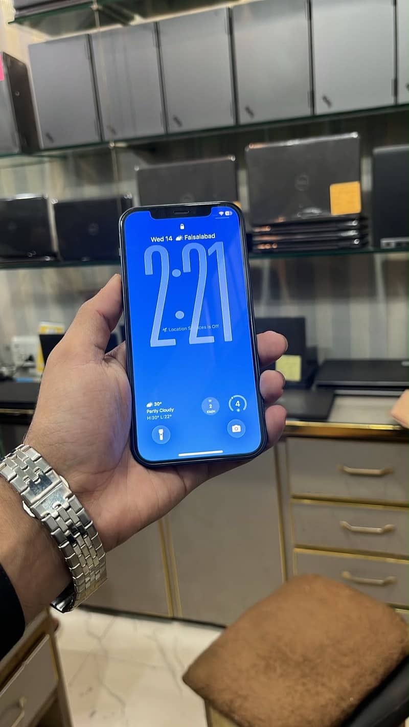 Apple iPhone 12 3