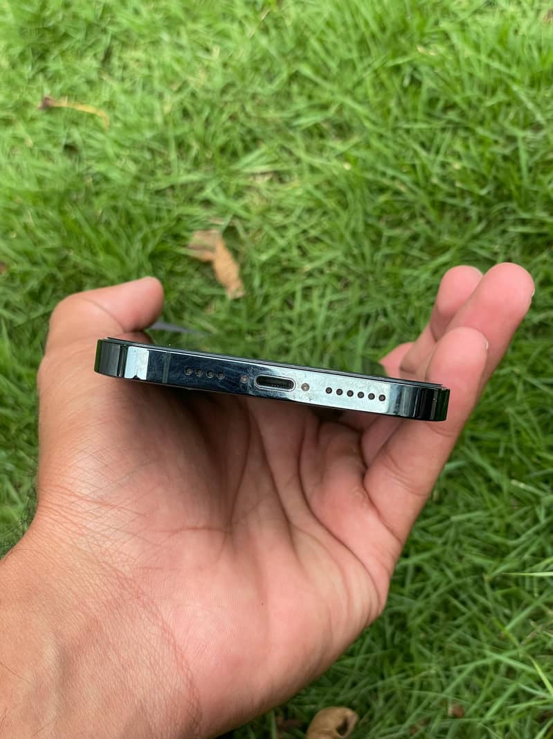 Apple iPhone 12 Pro Max 2