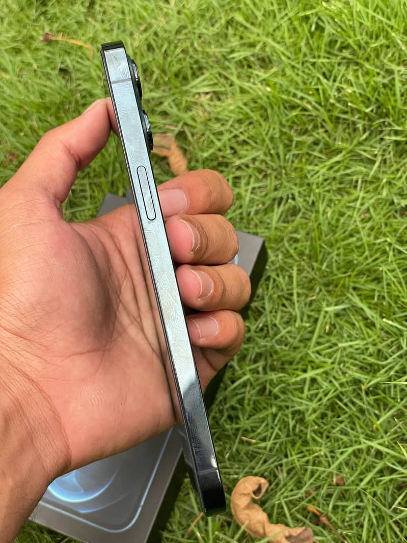 Apple iPhone 12 Pro Max 3