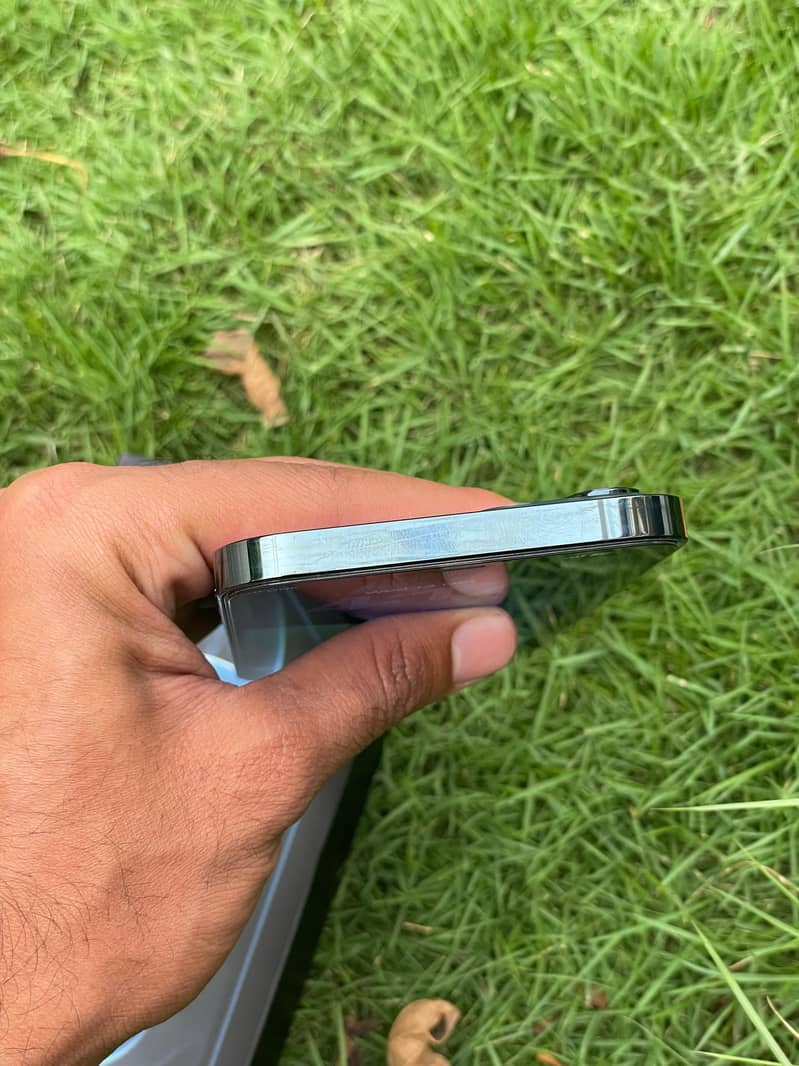 Apple iPhone 12 Pro Max 4