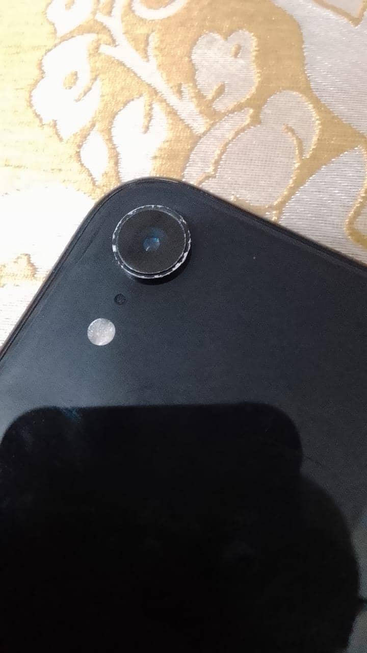Apple iPhone XR 1