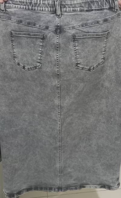 Women's Brand New Denim Jeans – Size 32, Rs. 2500