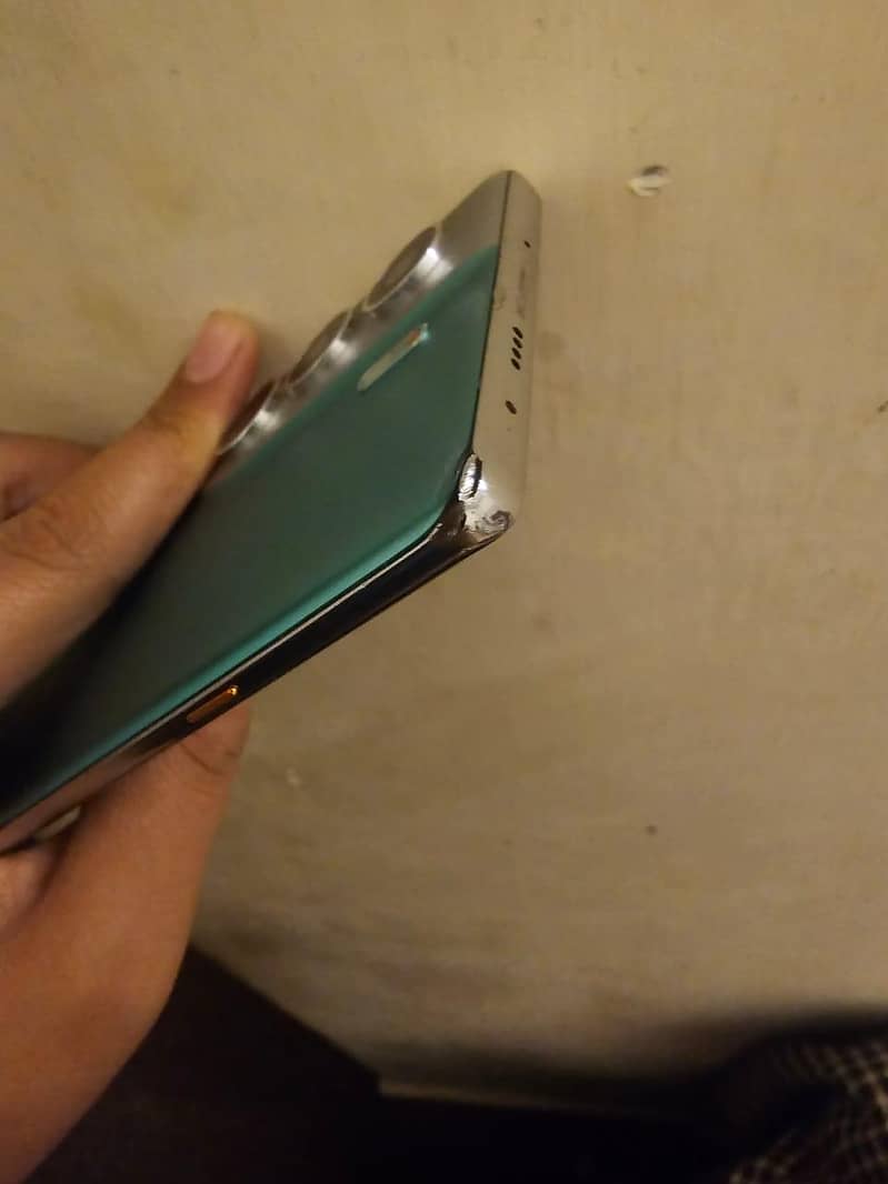 tecno Camon 40 pro 0