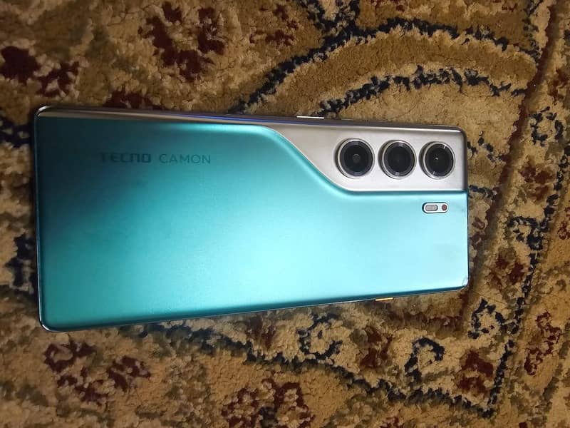 tecno Camon 40 pro 1