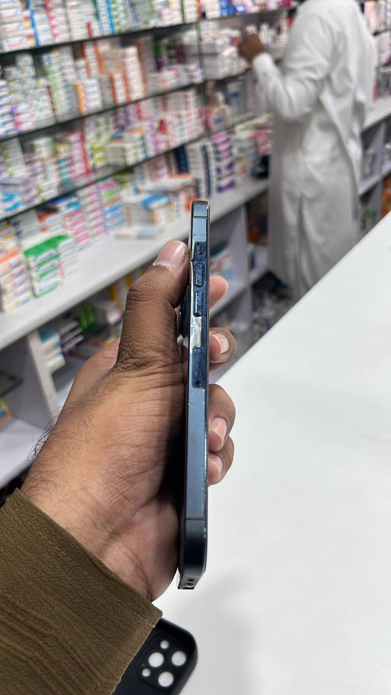Apple iPhone 12 Pro Max 4