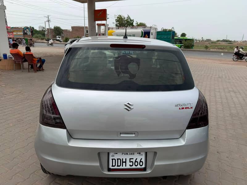 Suzuki Swift 2012 1