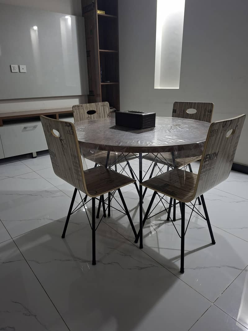 Dining table floor 4 0