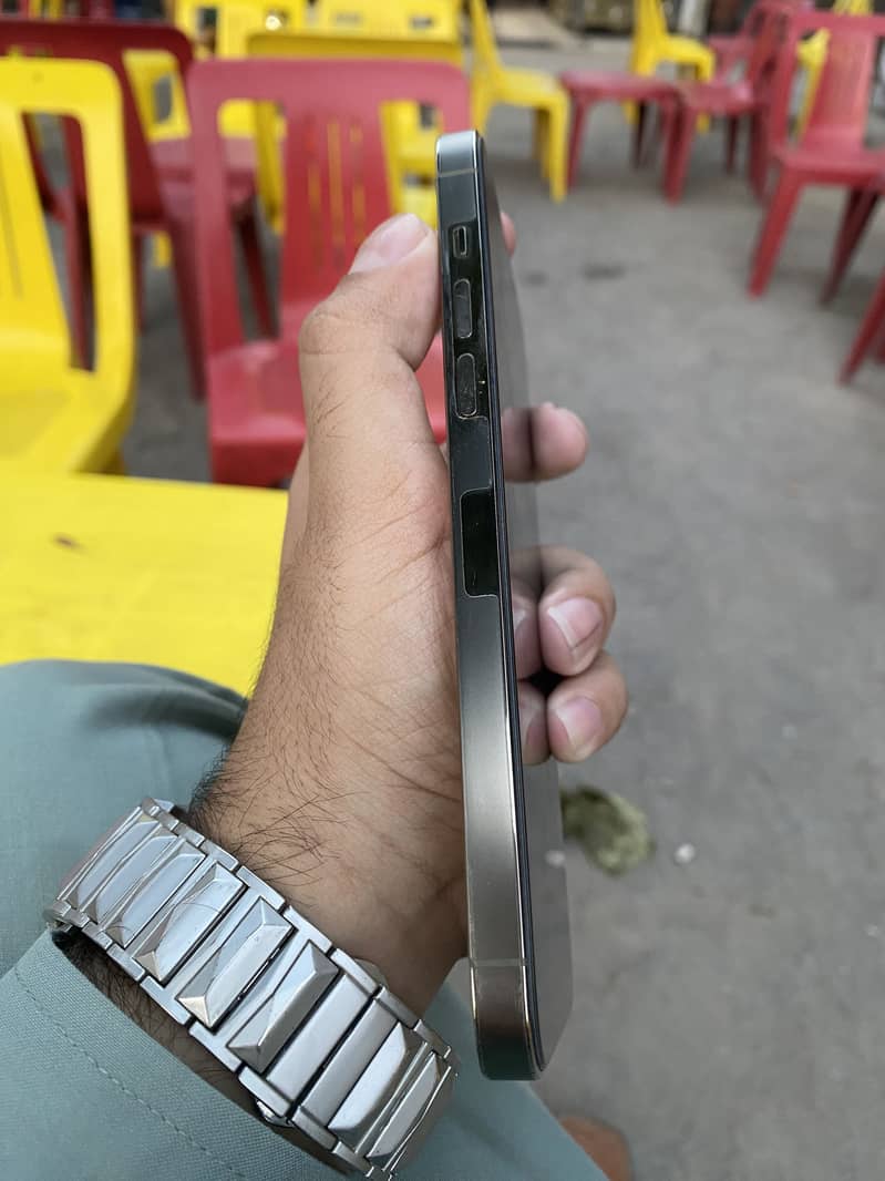 Apple iPhone 14 Pro Max 6
