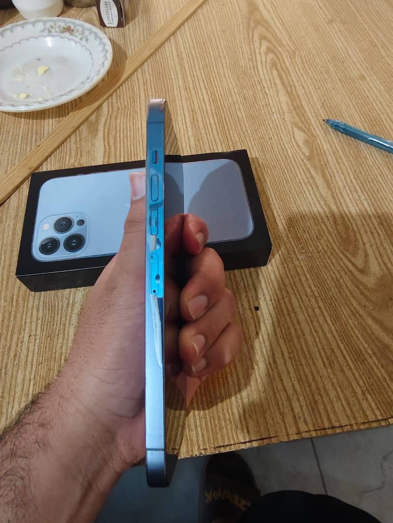 Apple iPhone 13 Pro Max 3