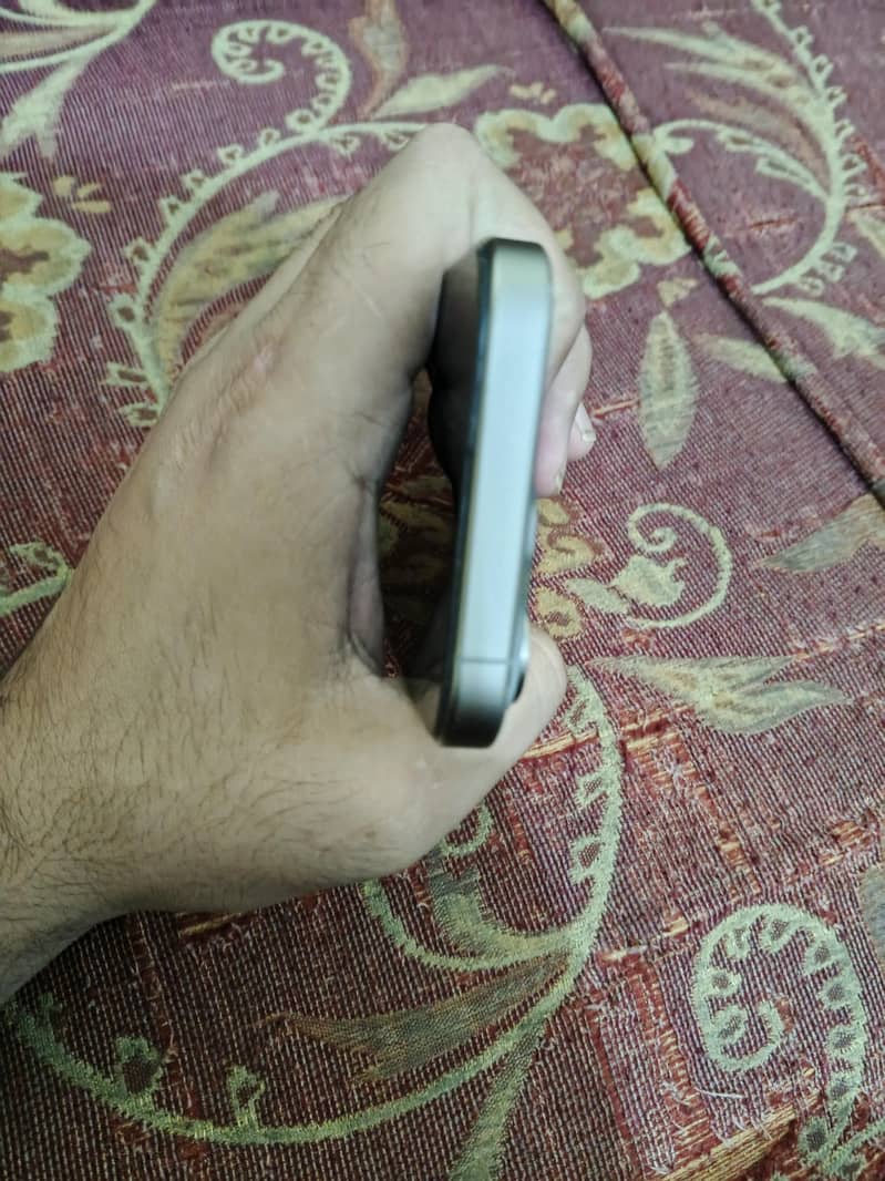 Apple iPhone 15 Pro 5