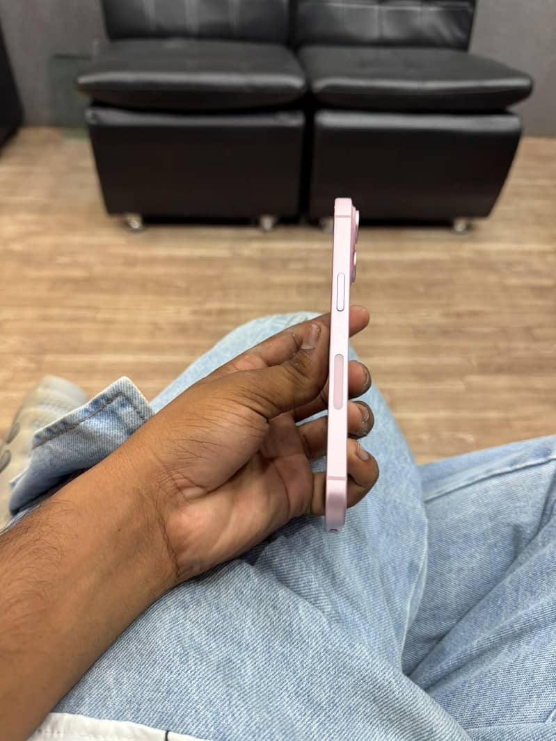 Apple iPhone 15 3