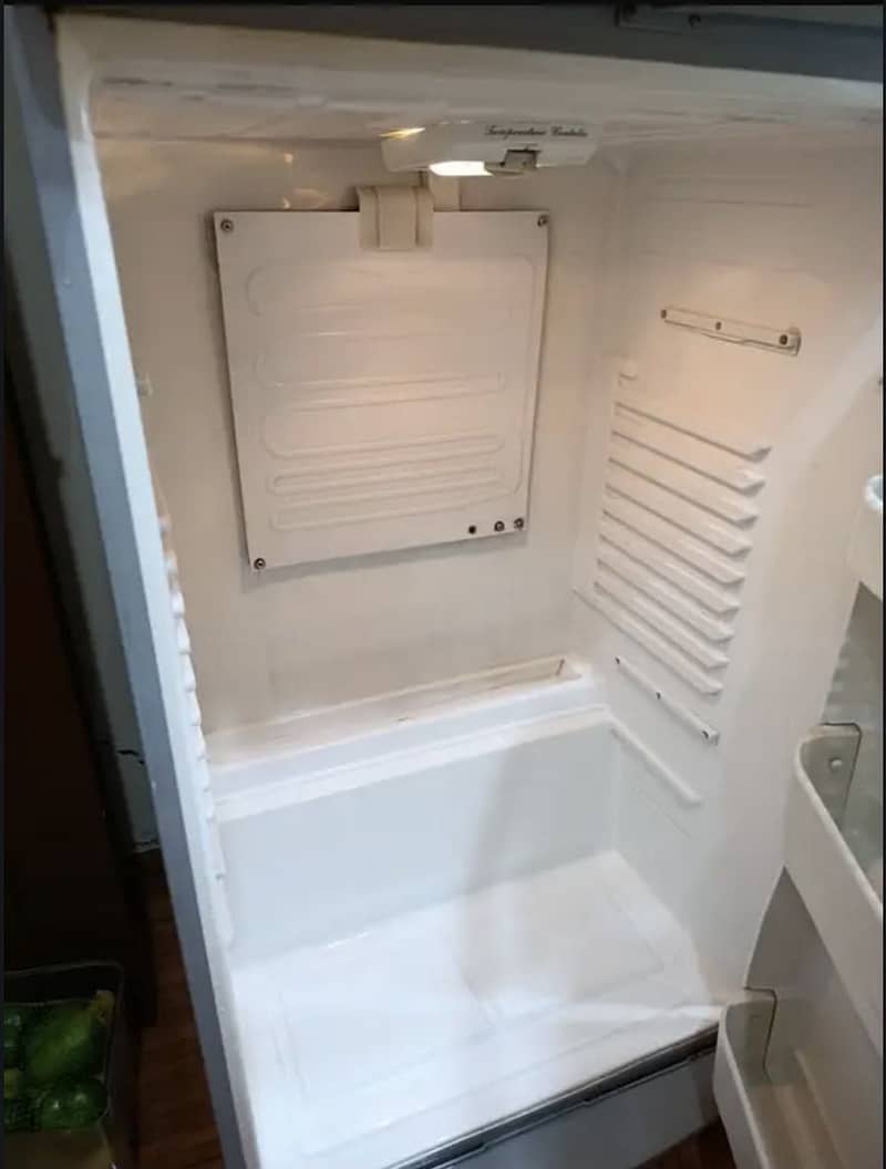 Dawlance Fridge 10/10 Condition 2