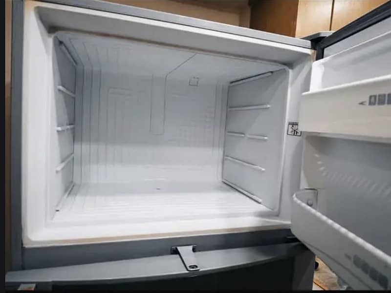 Dawlance Fridge 10/10 Condition 5