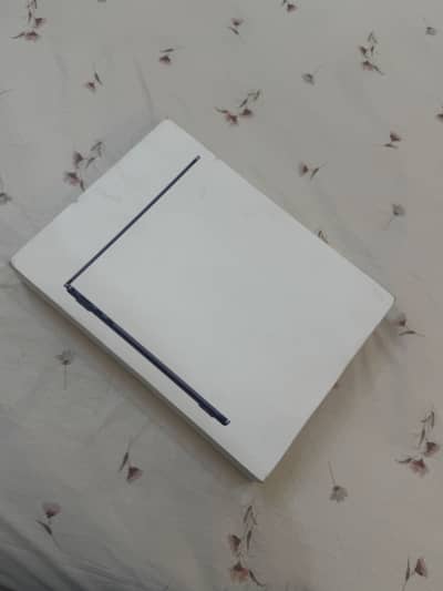 MacBook Air M5 Box pack non active Mid night